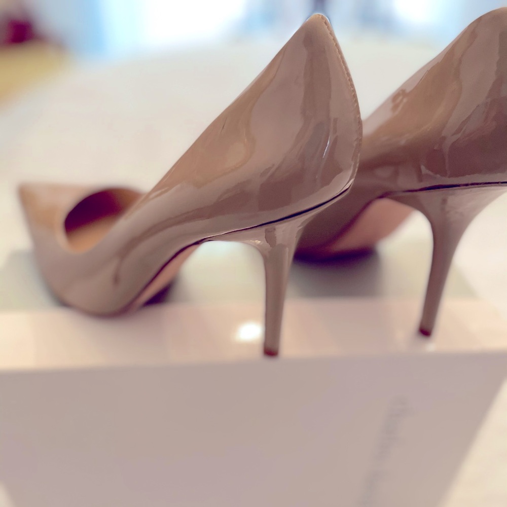 Charles David patent pumps